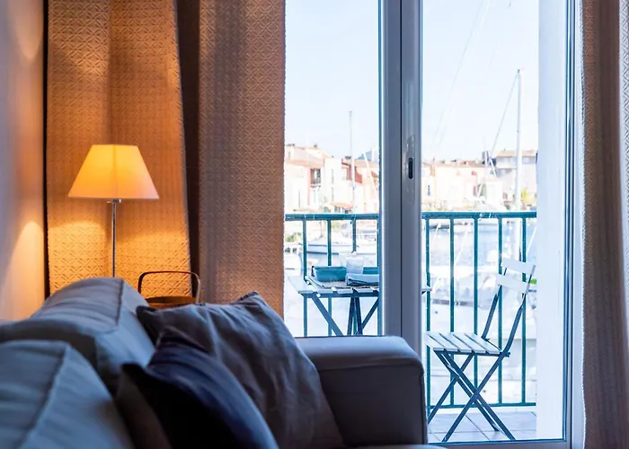 Bright Nest With Balcony And View On The Port