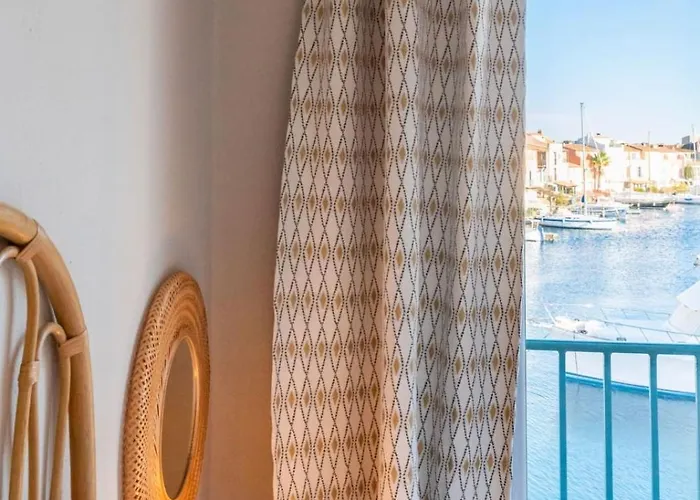 Bright Nest With Balcony And View On The Port