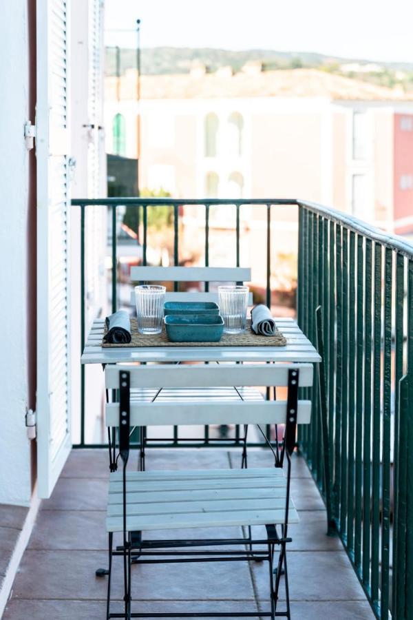Bright Nest With Balcony And View On The Port Appartement